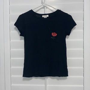 Black rose pocket tee